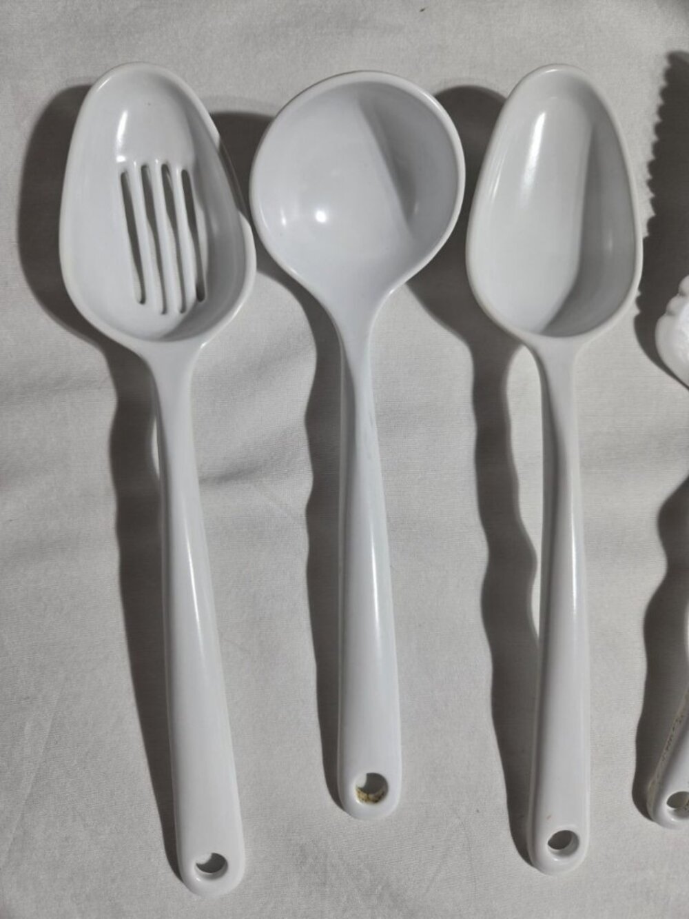 Copco White Melamine Cooking Utensil Set 4 Pc Slotted Spoon Ladle Cake Server - Picture 3 of 6